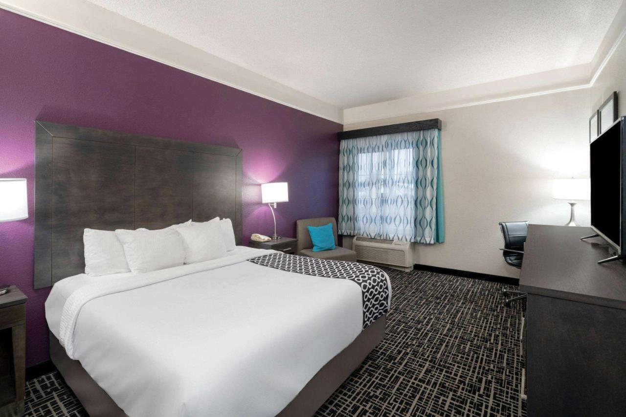 Отель La Quinta By Wyndham Latham Albany Airport Экстерьер фото