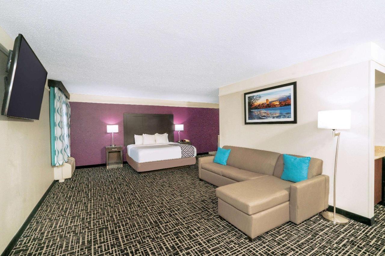 Отель La Quinta By Wyndham Latham Albany Airport Экстерьер фото