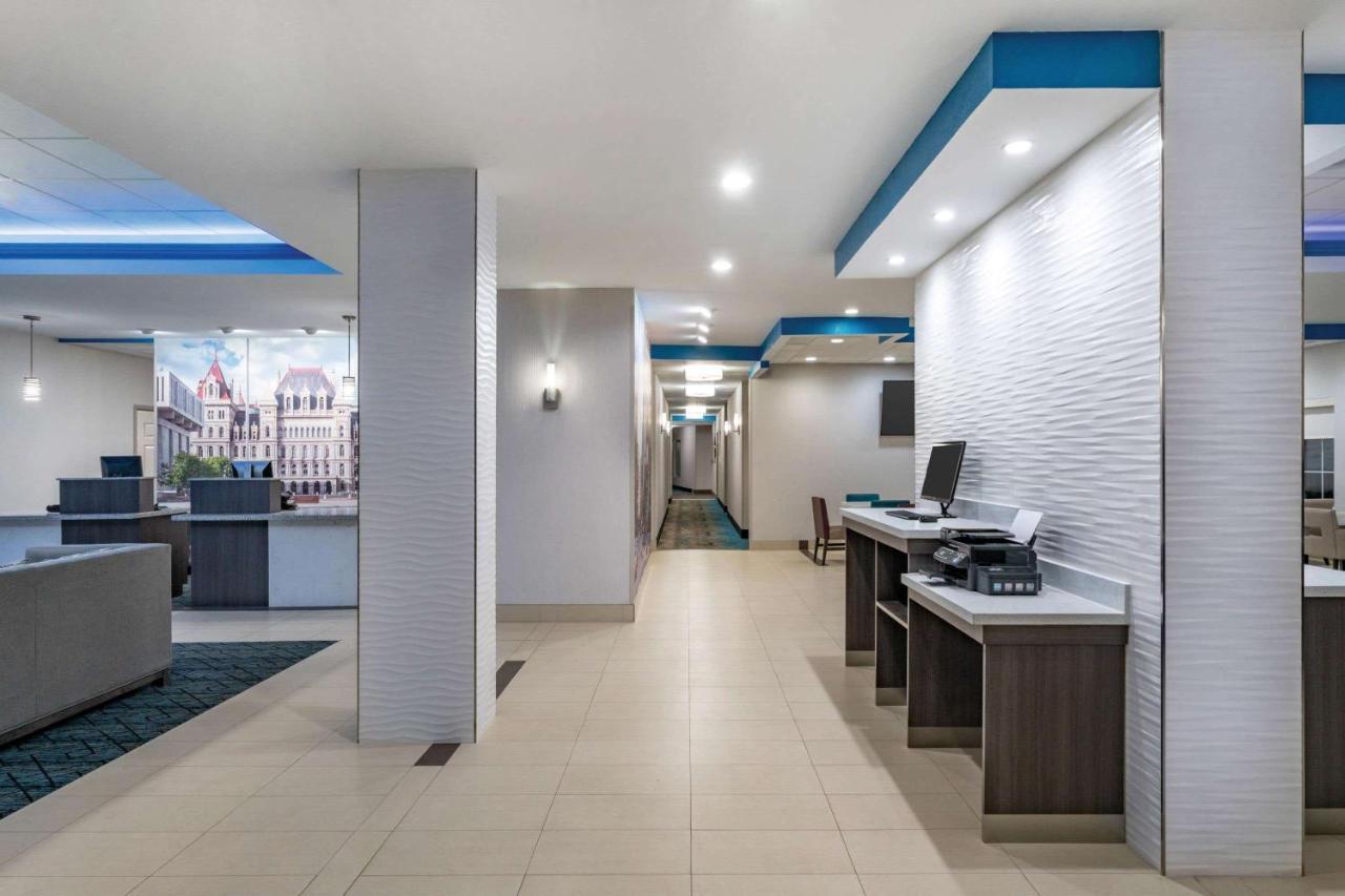 Отель La Quinta By Wyndham Latham Albany Airport Экстерьер фото