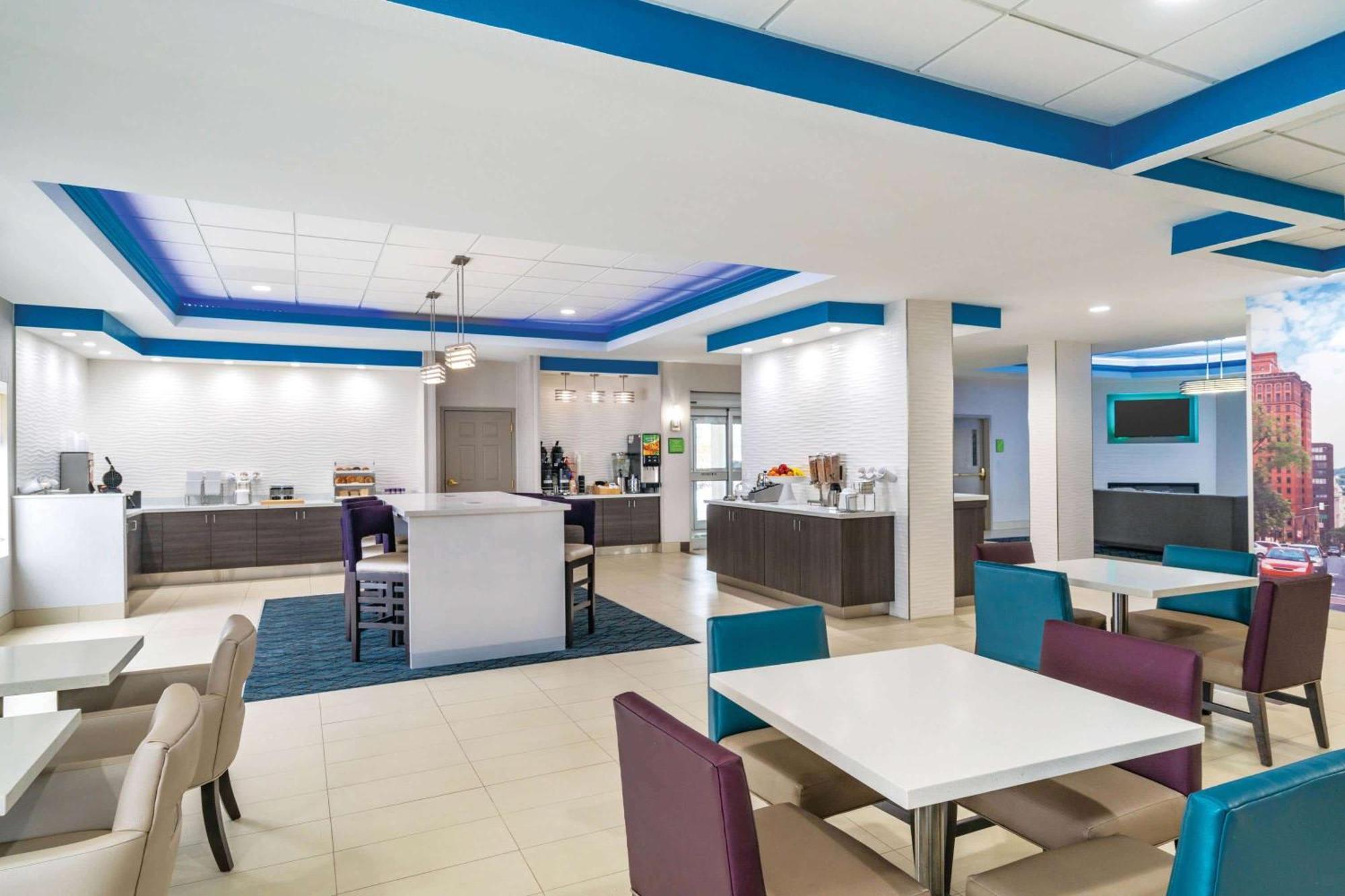 Отель La Quinta By Wyndham Latham Albany Airport Экстерьер фото