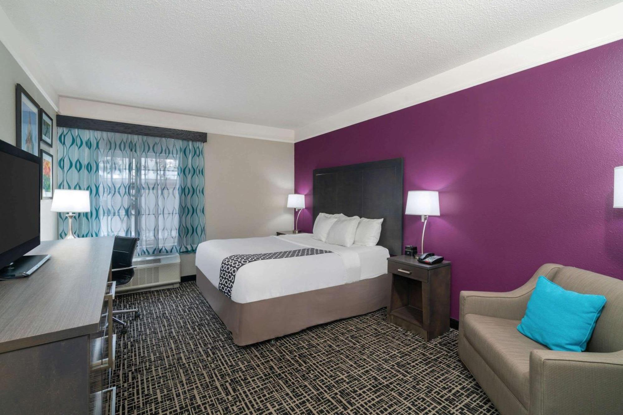 Отель La Quinta By Wyndham Latham Albany Airport Экстерьер фото