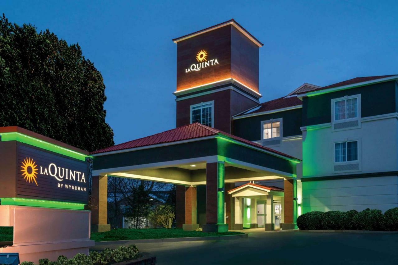Отель La Quinta By Wyndham Latham Albany Airport Экстерьер фото