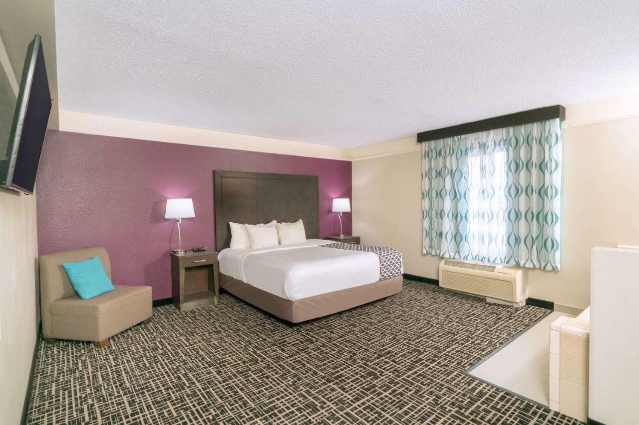 Отель La Quinta By Wyndham Latham Albany Airport Экстерьер фото
